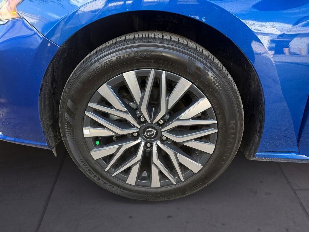 2025 Nissan Altima 2.5 SV — photo 1 of 13