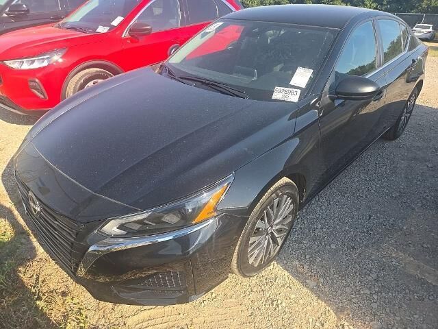 2026 Nissan Altima 2.5 SV — photo 1 of 4