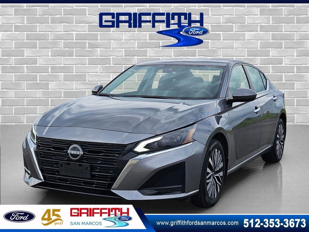2024 Nissan Altima 2.5 SV — photo 1 of 2