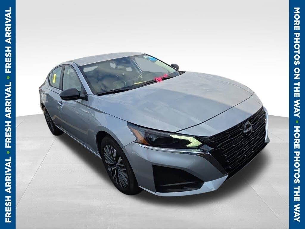 2025 Nissan Altima 2.5 SV — photo 1 of 1