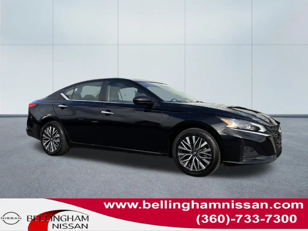 2025 Nissan Altima 2.5 SV — photo 1 of 13
