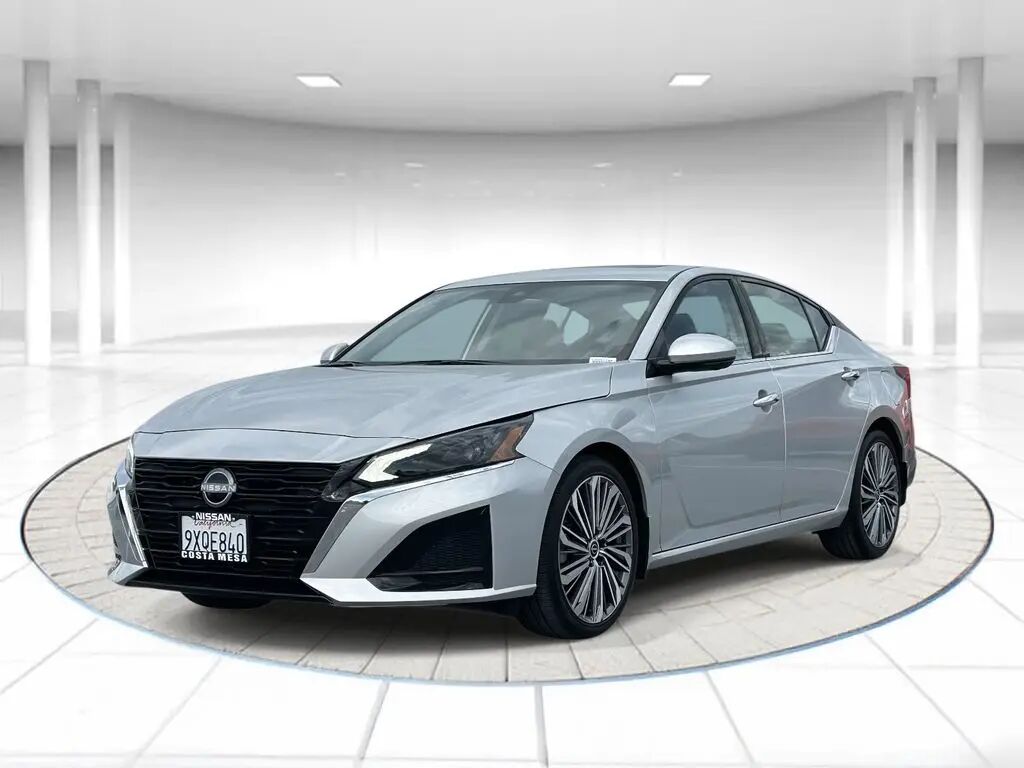 2025 Nissan Altima 2.5 SL — photo 1 of 13