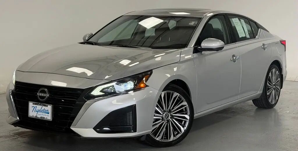 2024 Nissan Altima 2.5 SL — photo 1 of 13