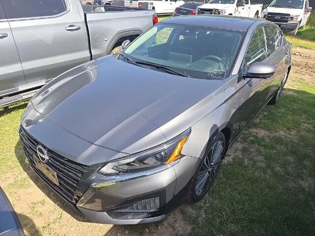 2025 Nissan Altima 2.5 SL — photo 1 of 26