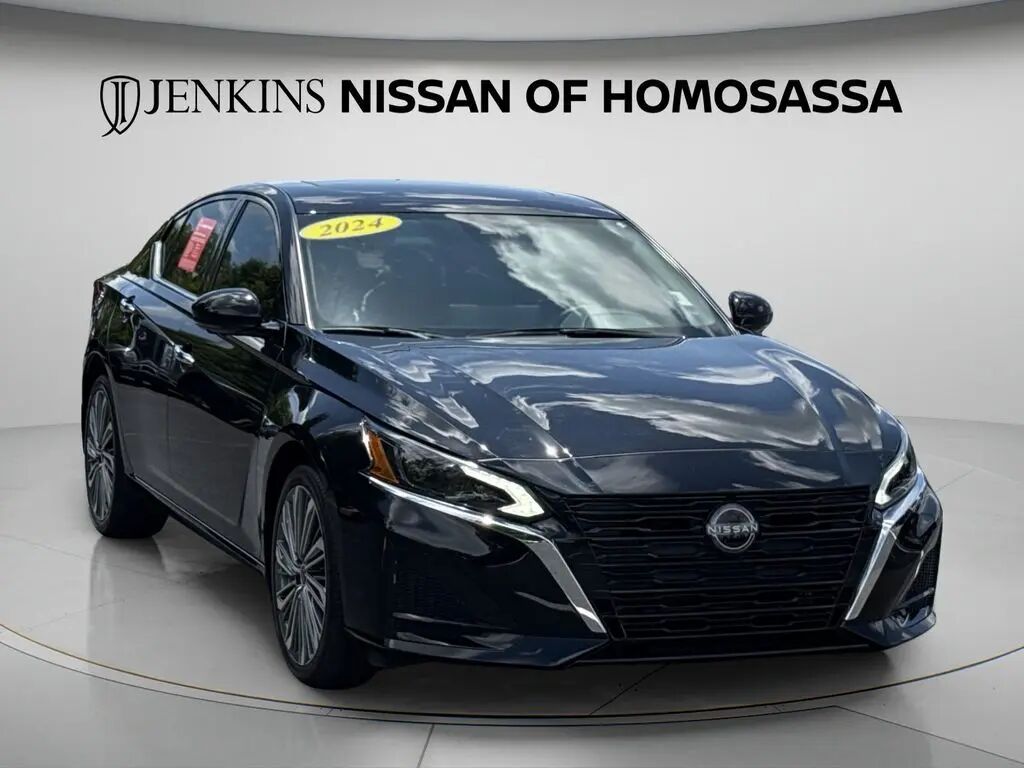 2024 Nissan Altima 2.5 SL — photo 1 of 10
