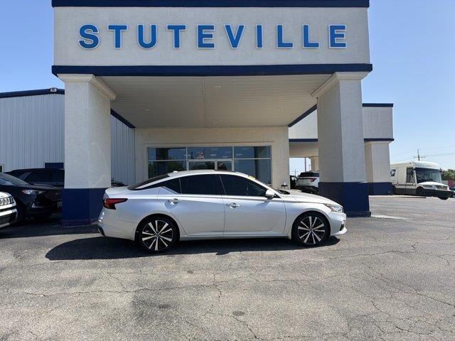 2020 Nissan Altima 2.5 Platinum — photo 1 of 27