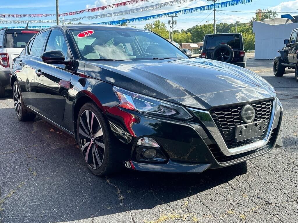 2022 Nissan Altima 2.5 Platinum — photo 1 of 1