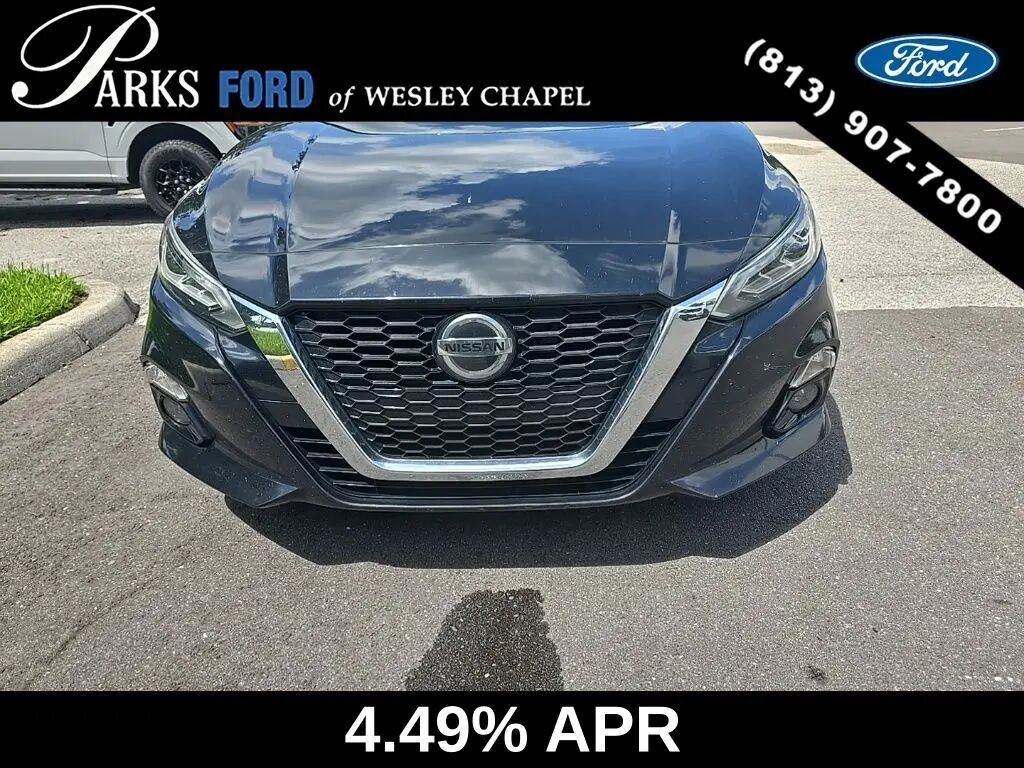 2021 Nissan Altima 2.5 Platinum — photo 1 of 32
