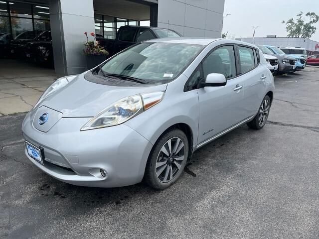 2016 Nissan LEAF SL — photo 1 of 13