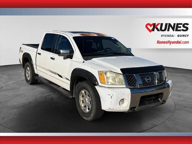 2004 Nissan Titan LE