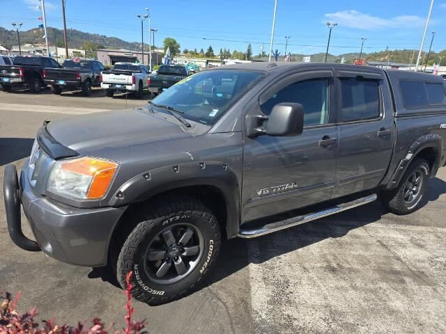 2013 Nissan Titan PRO-4X — photo 1 of 17
