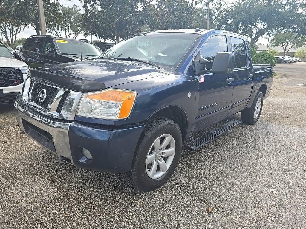 2011 Nissan Titan SV — photo 1 of 1