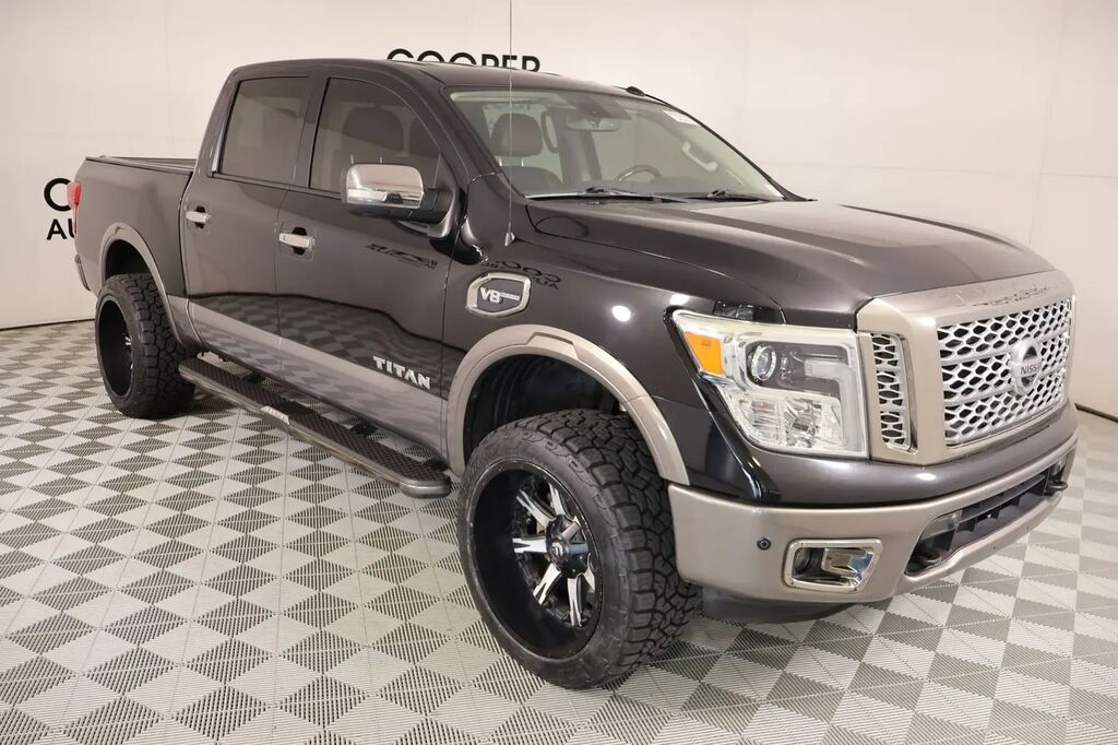 2017 Nissan Titan S — photo 1 of 26