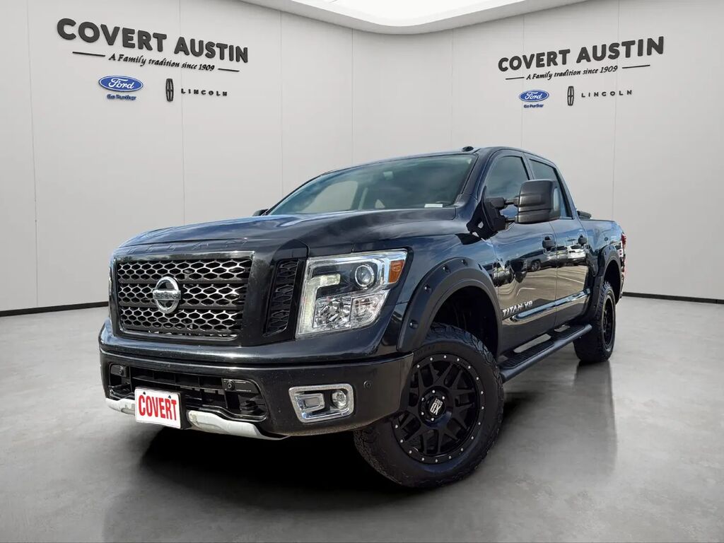 2018 Nissan Titan PRO-4X — photo 1 of 13