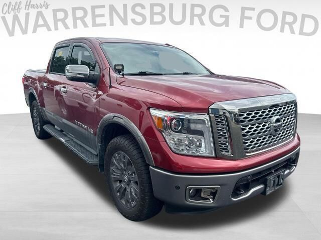 2019 Nissan Titan S — photo 1 of 16
