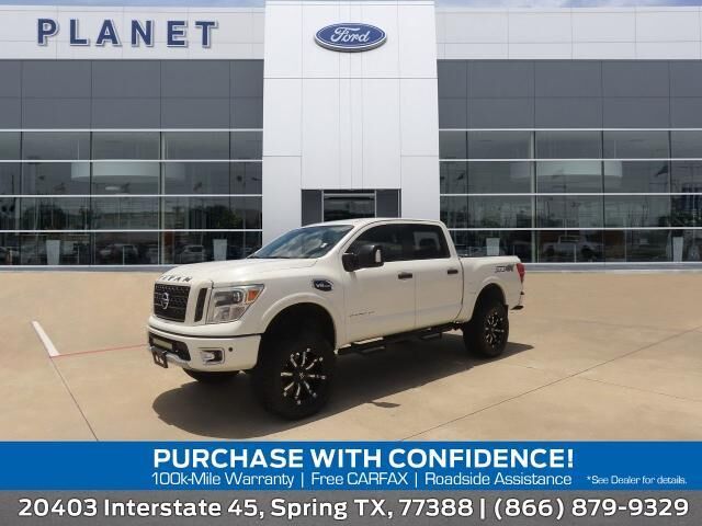2017 Nissan Titan PRO-4X — photo 1 of 18