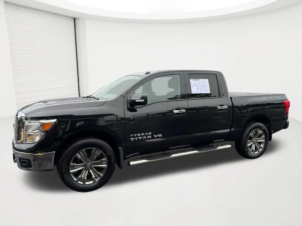 2019 Nissan Titan SV — photo 1 of 13