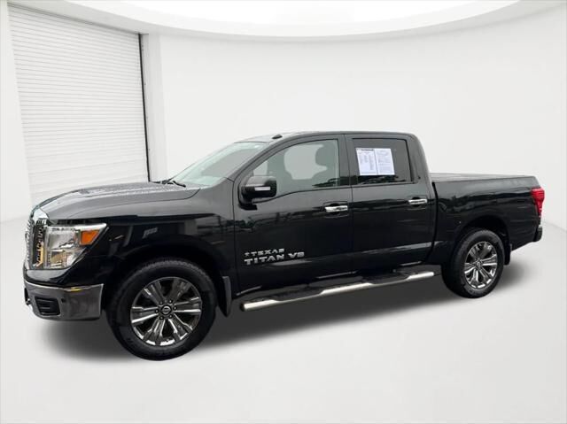 2019 Nissan Titan SV — photo 1 of 16