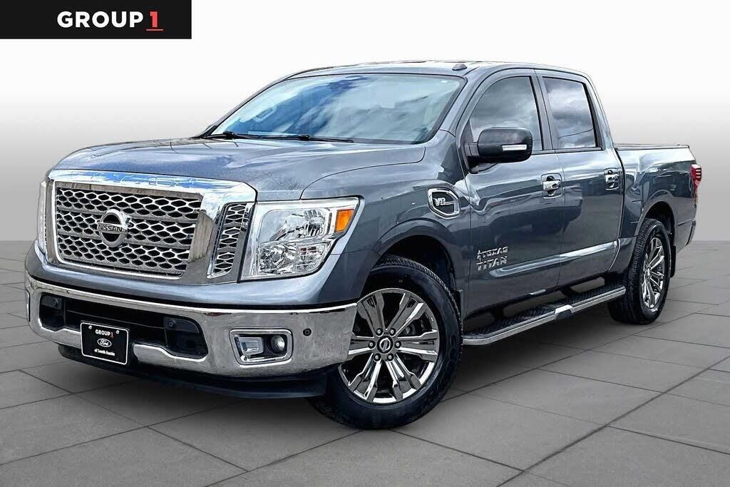 2017 Nissan Titan SV — photo 1 of 1
