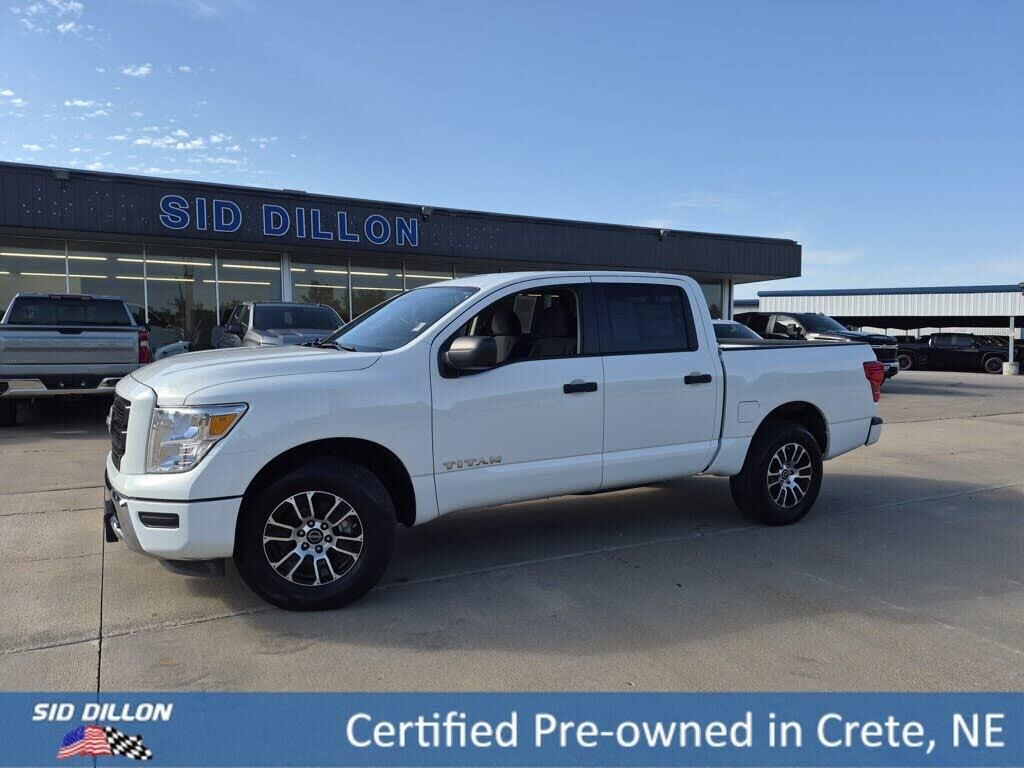 2024 Nissan Titan SV — photo 1 of 1