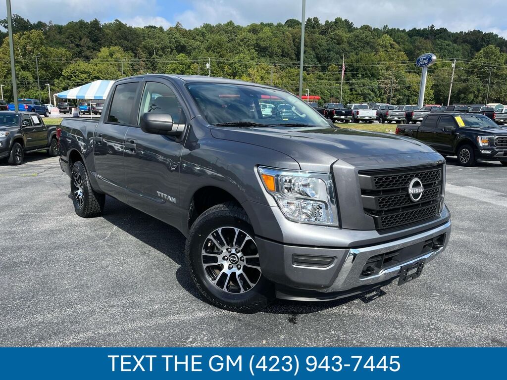 2024 Nissan Titan — photo 1 of 13