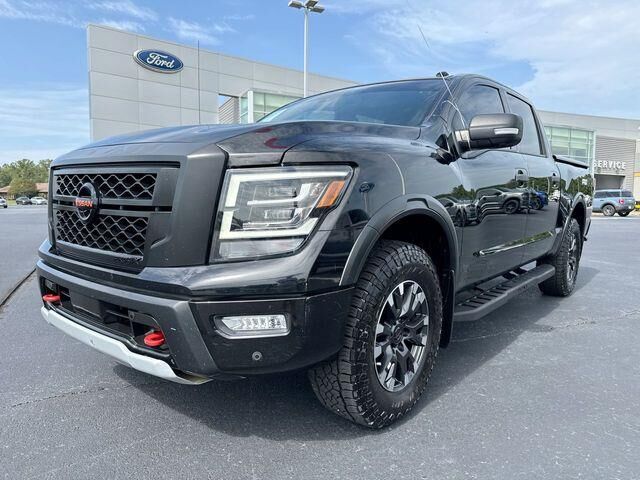 2021 Nissan Titan PRO-4X — photo 1 of 13