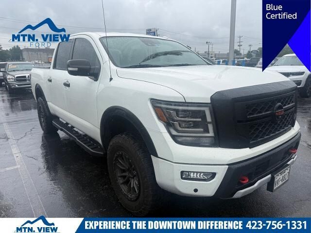 2021 Nissan Titan PRO-4X — photo 1 of 22