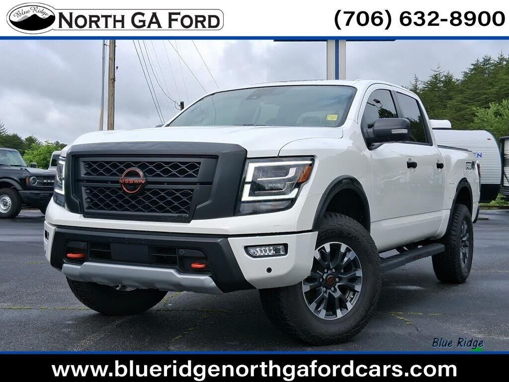 2024 Nissan Titan PRO-4X — photo 1 of 2