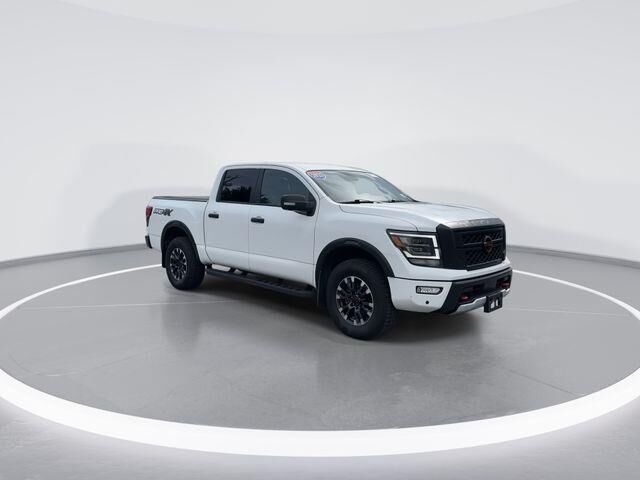 2023 Nissan Titan PRO-4X — photo 1 of 13