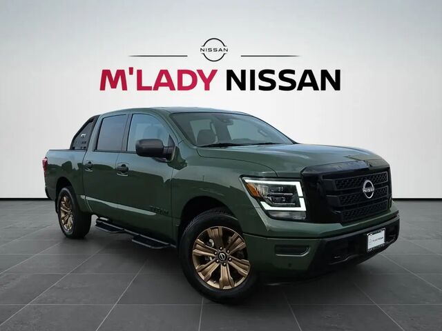 2024 Nissan Titan SV