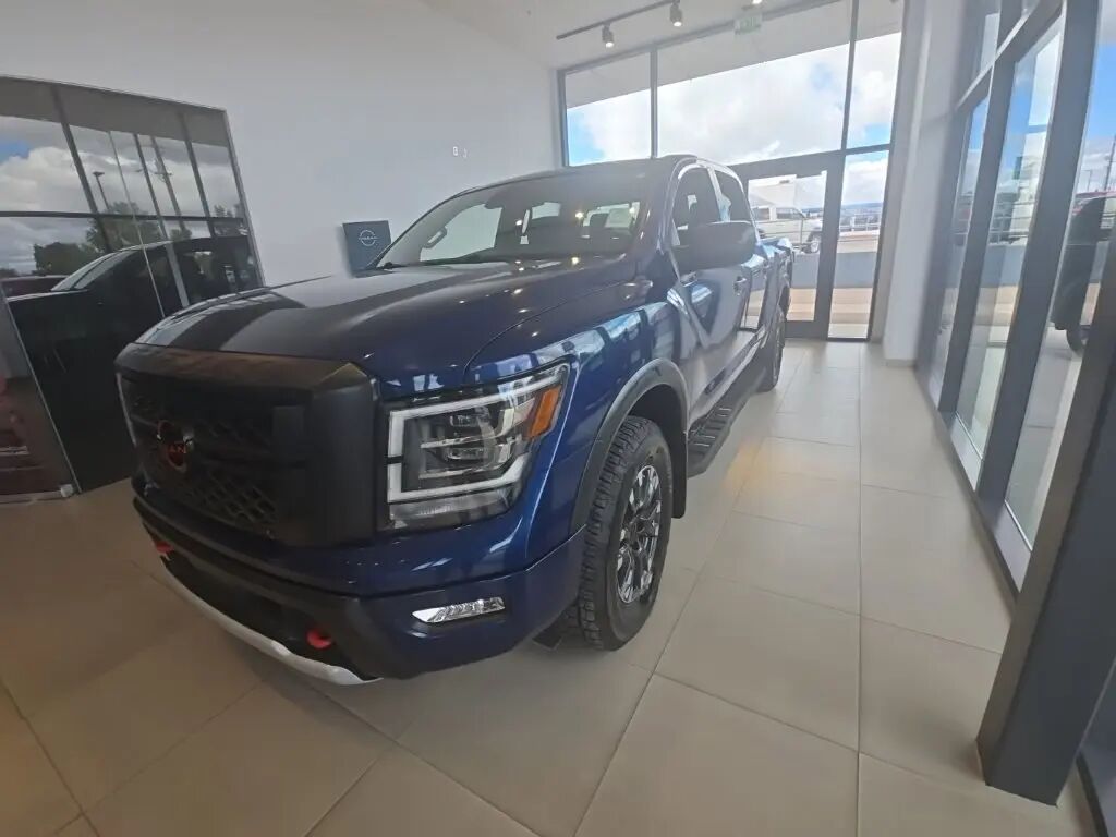 2024 Nissan Titan PRO-4X — photo 1 of 13