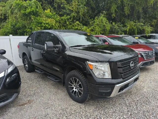 2024 Nissan Titan SV