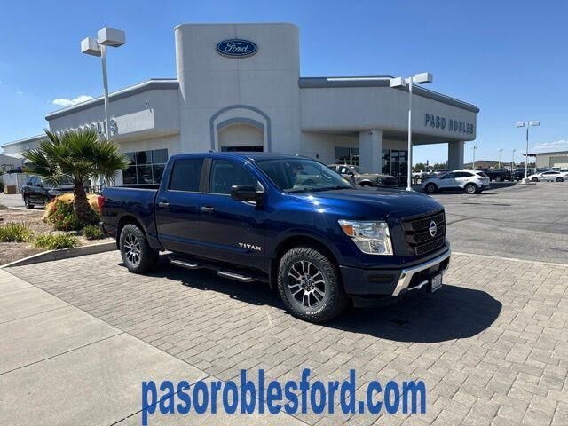 2022 Nissan Titan S — photo 1 of 7