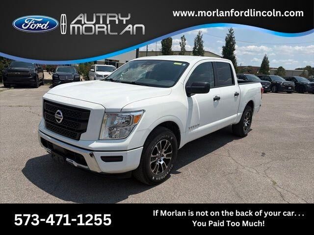 2022 Nissan Titan S — photo 1 of 13