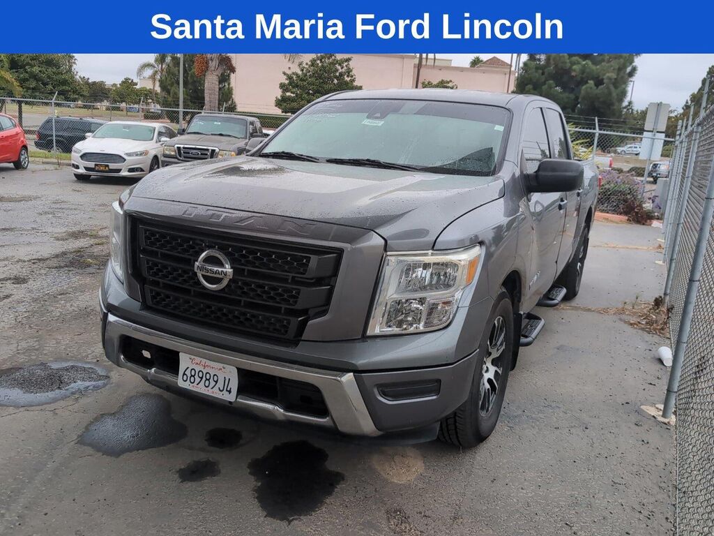 2022 Nissan Titan SV — photo 1 of 1
