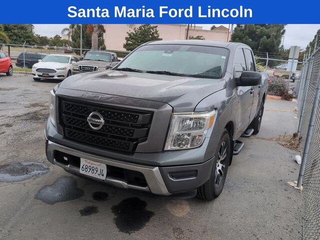 2022 Nissan Titan SV
