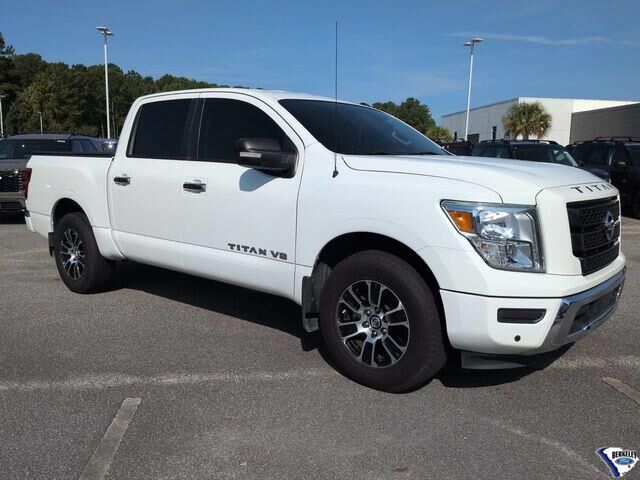 2020 Nissan Titan SV — photo 1 of 27