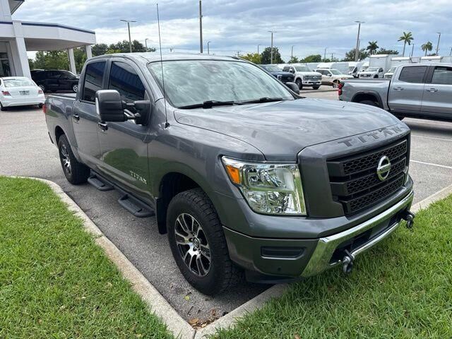 2021 Nissan Titan SV — photo 1 of 26