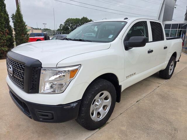 2019 Nissan Titan S — photo 1 of 13