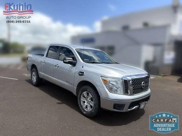 2017 Nissan Titan SV — photo 1 of 2