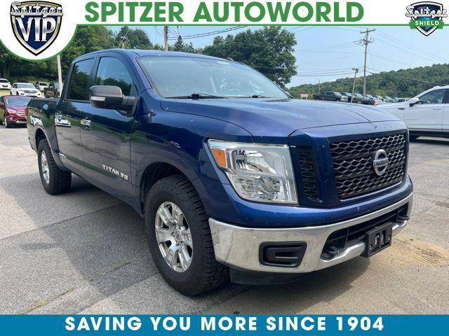 2019 Nissan Titan S — photo 1 of 3