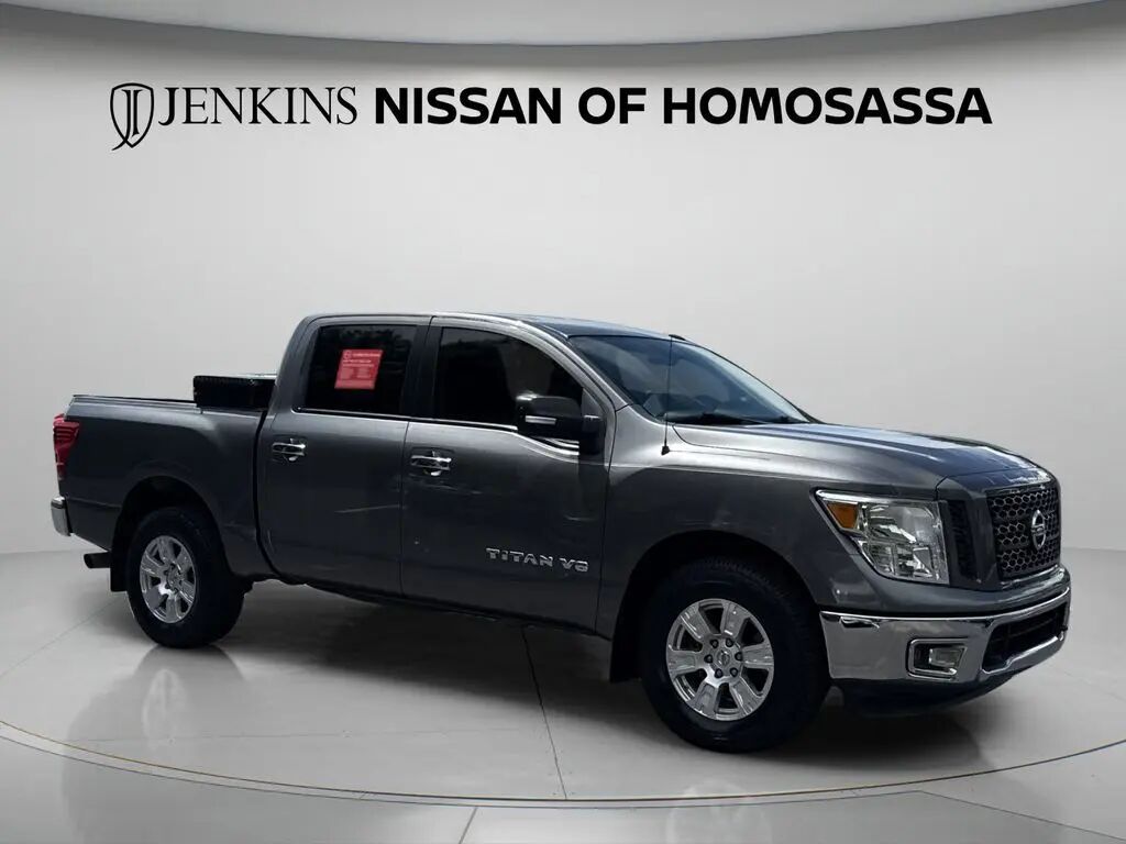 2019 Nissan Titan SV — photo 1 of 10