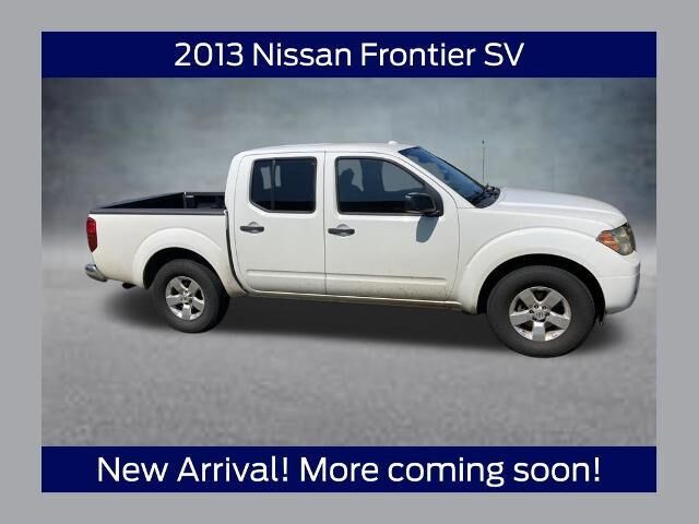 2013 Nissan Frontier S — photo 1 of 26