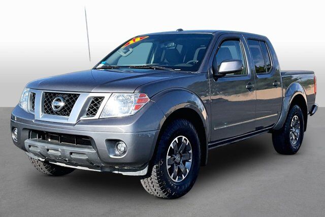 2018 Nissan Frontier PRO-4X — photo 1 of 13