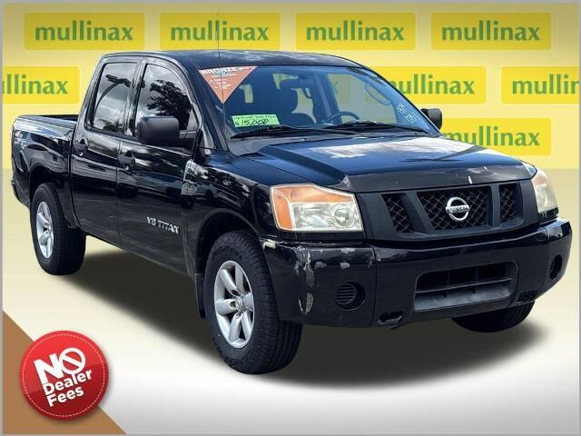 2011 Nissan Titan S — photo 1 of 10