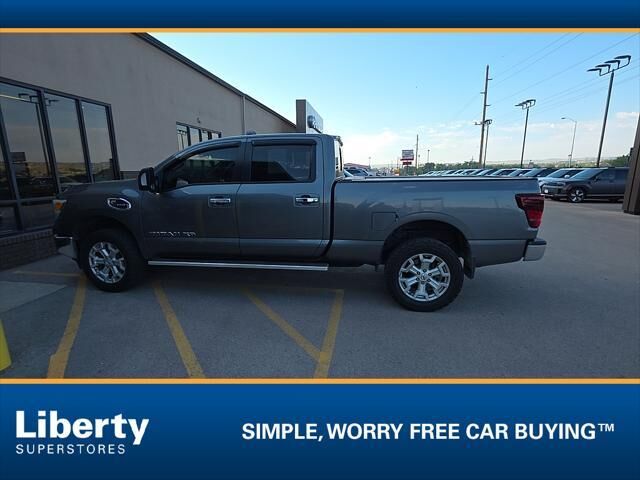 2017 Nissan Titan XD S — photo 1 of 2