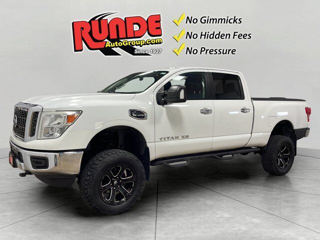 2017 Nissan Titan XD SV — photo 1 of 12
