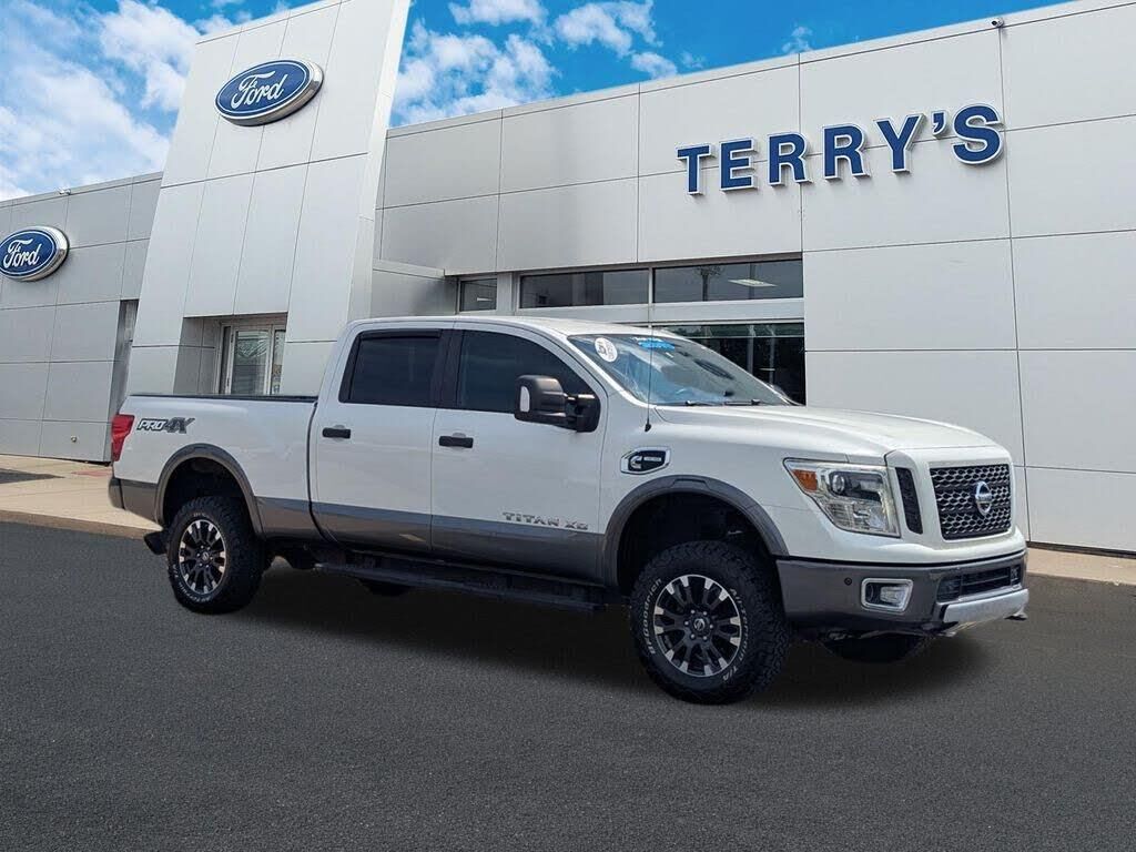 2018 Nissan Titan XD PRO-4X — photo 1 of 1