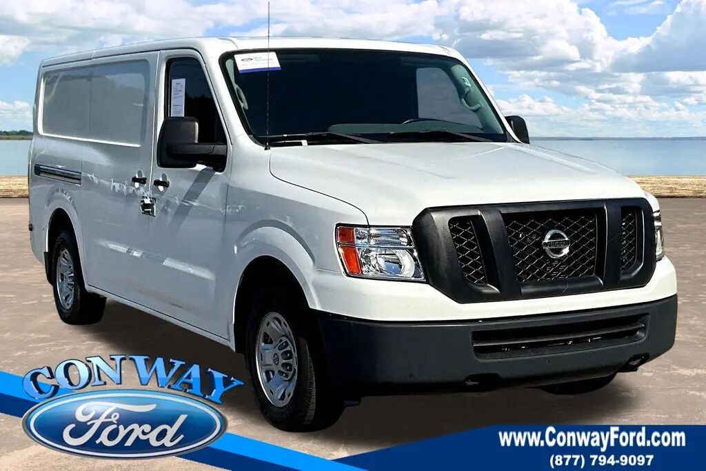 2021 Nissan NV 2500 HD S — photo 1 of 13