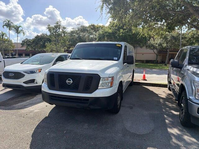 2018 Nissan NV 2500 HD S — photo 1 of 51